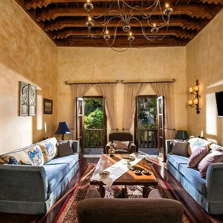 Lemuria Manor, Wine Dark Sea Holiday home